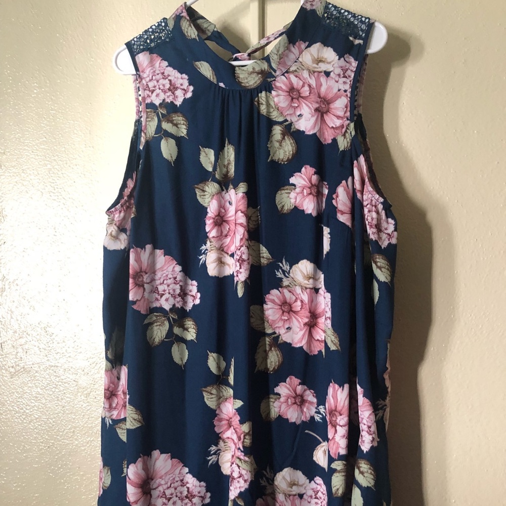 Flower dress with open shoulder